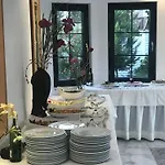 Club Mel Hotel 3*